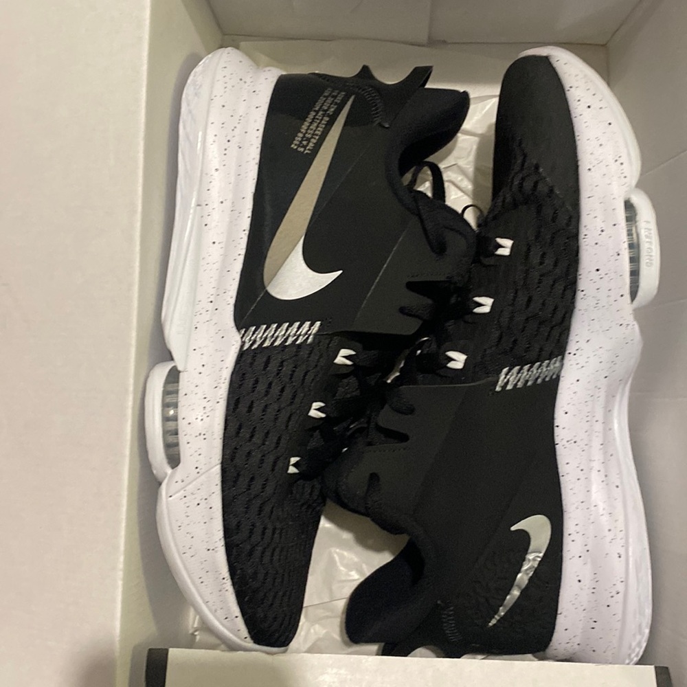 Lebron Witness V/ Mens Size 11.5